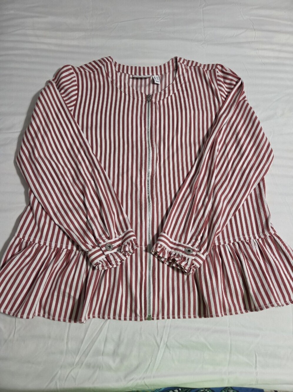 D & Co Chic Striped Red and White Zip Front Peplum Jacket Or Top. Sz XL